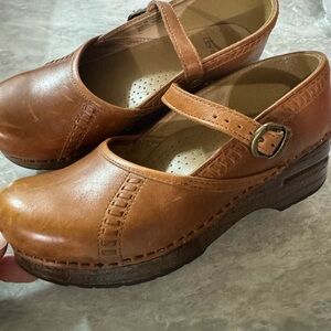 Dansko Women's Size 38 Brown Leather Mary Jane Clogs Excellent Condition
